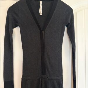 Lululemon Jumpsuit Heathered Black Women's‎ Size 4 Cashmere Blend One Piece